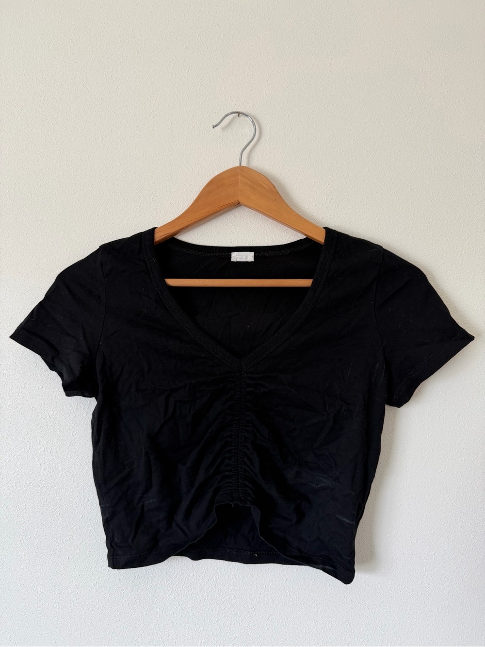 Women’s Black Aritzia Crop Top